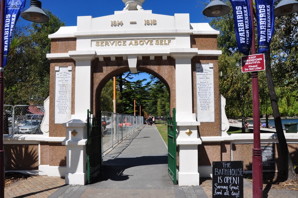 Entry gate to the Queenstown Gardens